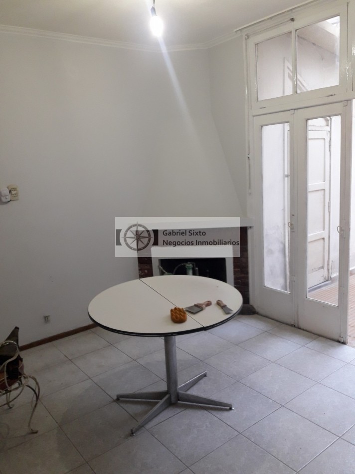 VENTA PROPIEDAD CIUDAD CALLE RODRIGUEZ CASI MOLDES 3 DORM 2 BÑ, PATIO CHURAS COCHERA 