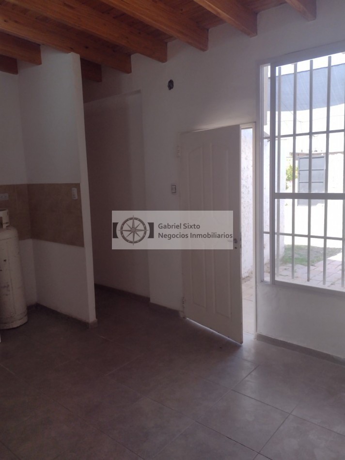 VENTA CASA EN B° GEMINIS LAS HERAS 2 dorm ESCRITURA INMEDIATA (alquilada)