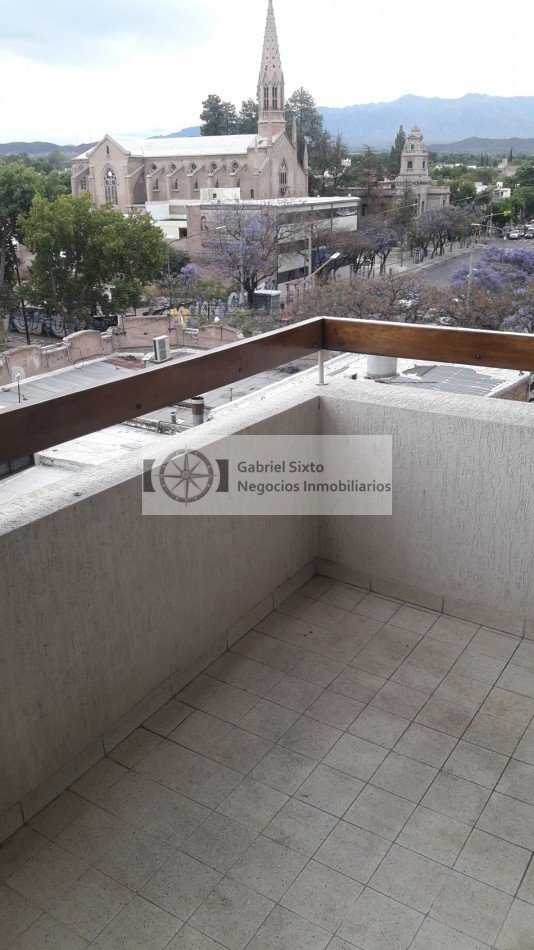 ALQUILER DEPTO 1 DORM FRENTE A PLAZA GODOY CRUZ (Edif BUCI) con balcon 