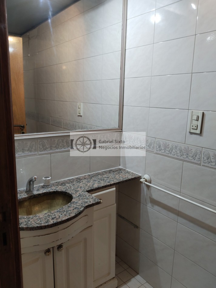 ALQUILER PROPIEDAD PARA OFICINAS, SOLO COMERCIAL UBICADA EN SAN JUAN A MTS DE MORON. 