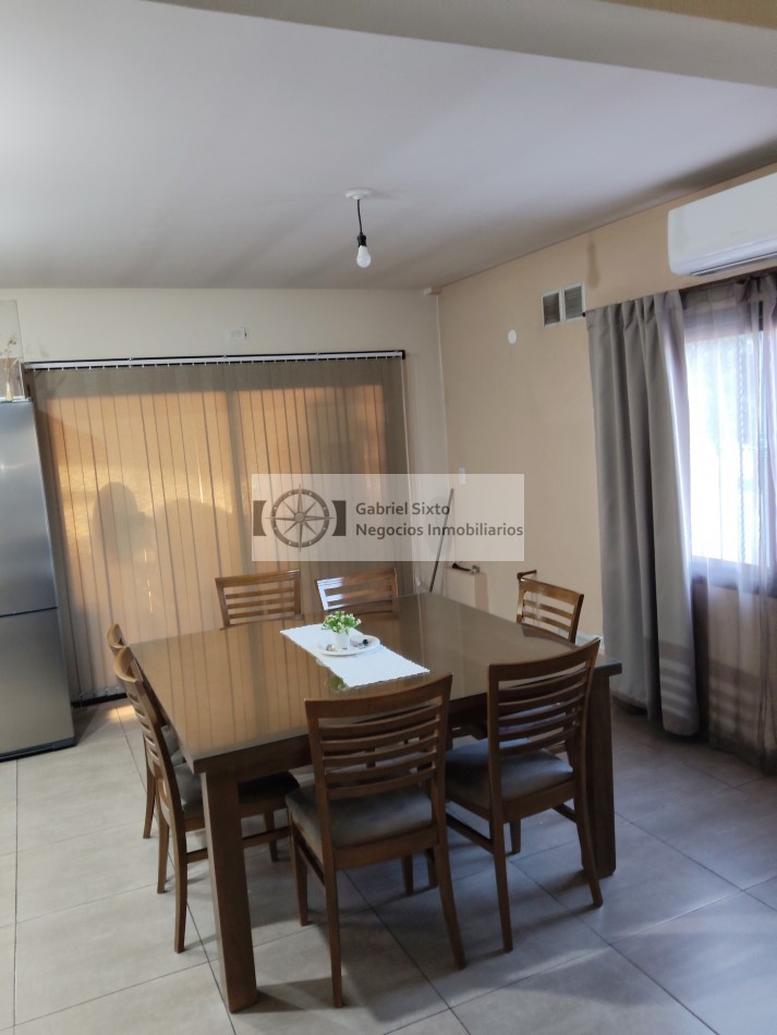 VENTA CASA ESQUINA IMPECABLE MAIPU 3 DRM, 2BÑ. SALON, PILETA, QUINCHO. DOBLE COCHERA