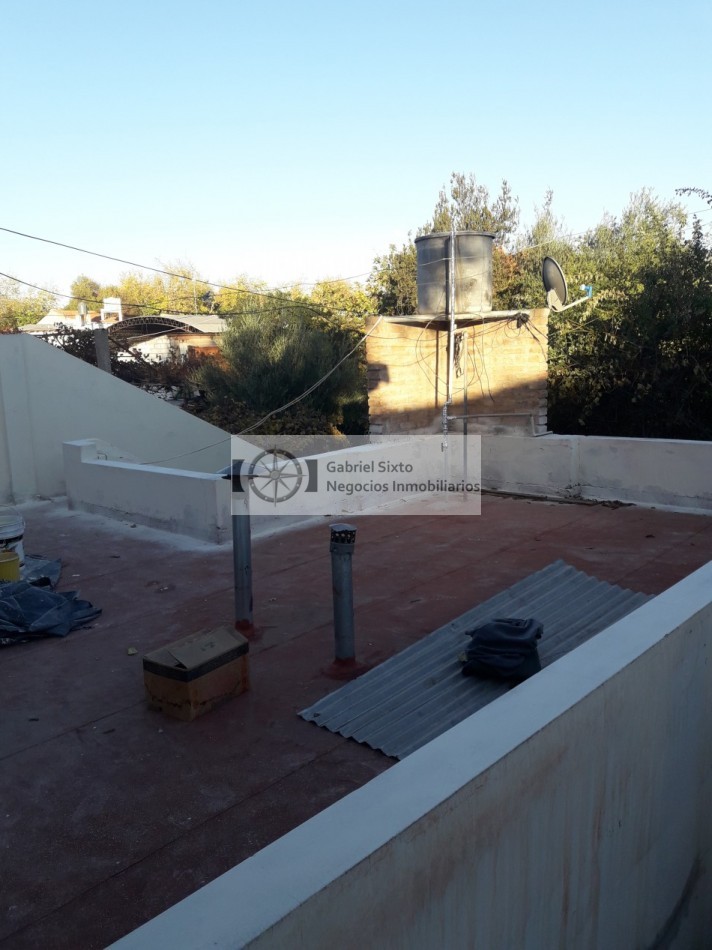 VENTA PROPIEDAD CIUDAD CALLE RODRIGUEZ CASI MOLDES 3 DORM 2 BÑ, PATIO CHURAS COCHERA 